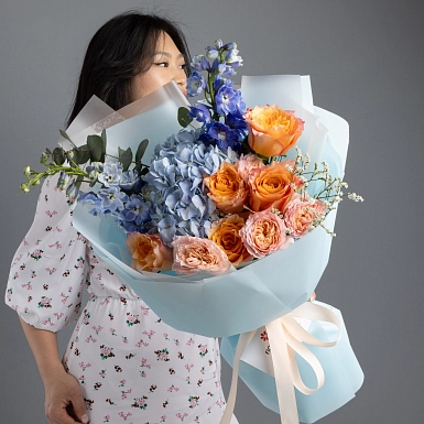 Букет с дельфиниумом "Проза" фото