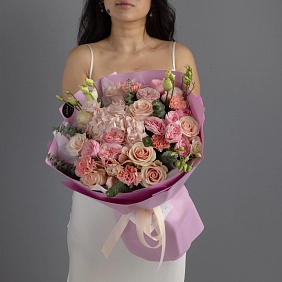 Букет с гортензией "Женственность" фото