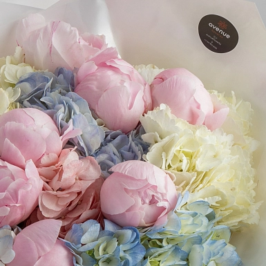 Букет с пионами и гортензией "Нежное создание" - фото 4