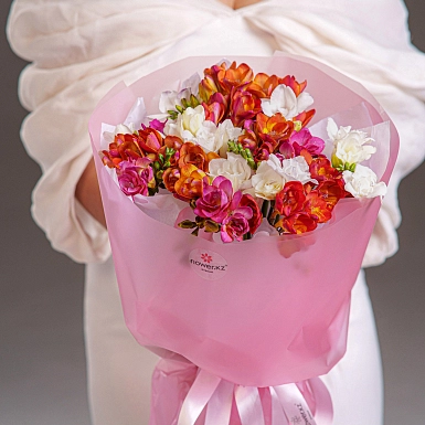 Букет из 25 микс фрезий - фото 5