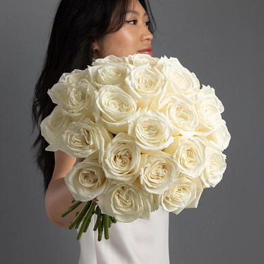 Букет невесты из пионовидных роз "White O'Hara" - фото 3