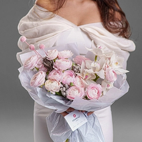 Букет с ранункулюсами "История о нас"