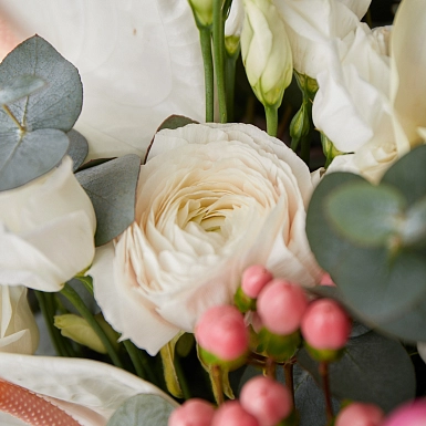 Букет из тюльпанов и калл "Тиффани" - фото 5