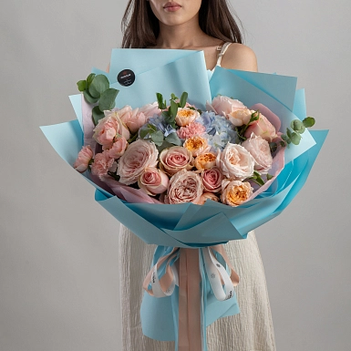 Букет из гортензий и роз “Самая Желанная” фото