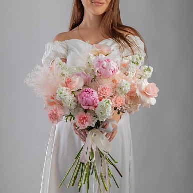 Букет с пионами и маттиолой "Чудное мгновенье" - фото 2