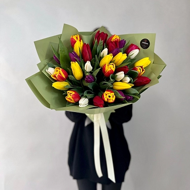 Букет из 35 тюльпанов яркий микс - фото 3