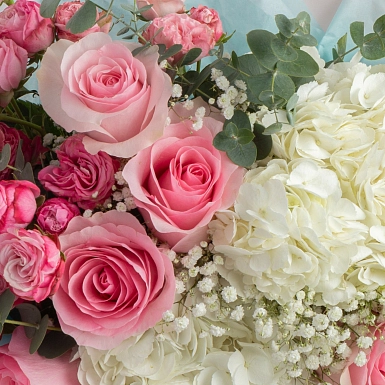 Букет из пионовидных роз “Вспышка любви” фото