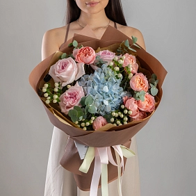 Букет из пионовидных роз "Яна" фото