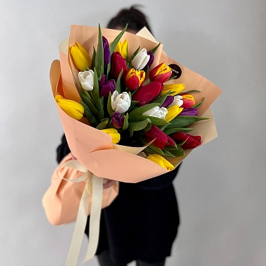 Букет из 25 тюльпанов яркий микс - фото 2