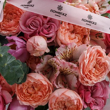 Букет из тюльпанов и пионовидных роз "Сәуле" - фото 5