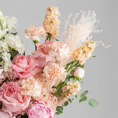 Букет из пионовидных роз и пионов "Счастливый день" - фото 6