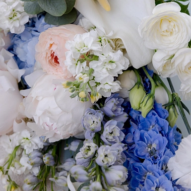 Букет из пионов и дельфиниумов "Айлин" - фото 5
