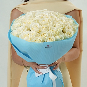 Букет из 51 белой розы 50 см "Тянь-Шань"