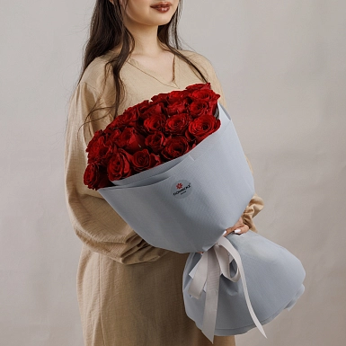 Букет из 25 красных роз 50 см "Тянь-Шань" - фото 2