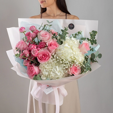 Букет из пионовидных роз “Вспышка любви” фото