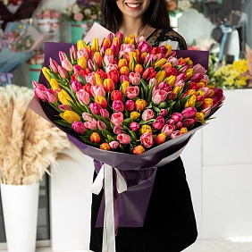 Букет из 201 разноцветного тюльпана "Меруерт"