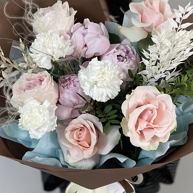 Букет из пионов и пионовидных роз "Сапфир" - фото 3