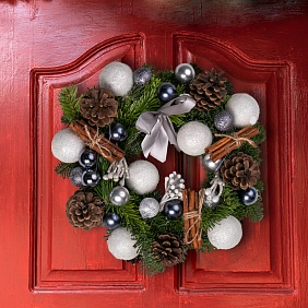 Новогодний венок "Снегопад"