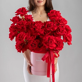 Коробка из 51 Голландской красной розы