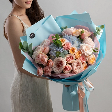 Букет из гортензий и роз “Самая Желанная” фото