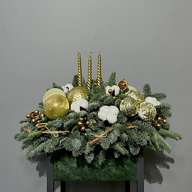 Новогодняя композиция "Золотое свечение" - фото 1