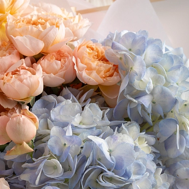 Букет с гортензией "На берегу неба" фото