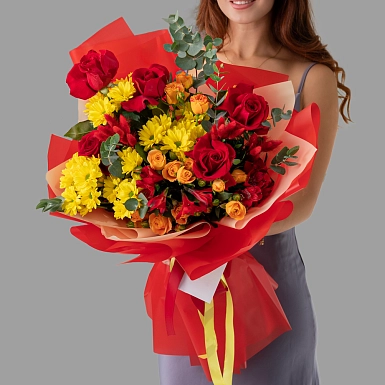 Букет из хризантем и спрей роз "Осенний рай" - фото 1