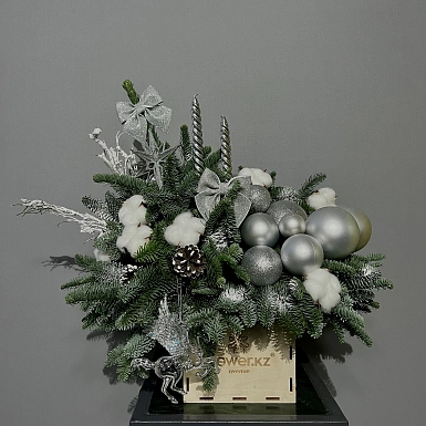 Новогодняя композиция "Silver spirit" - фото 1
