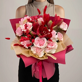 Букет с амариллисом "Фьюжн"