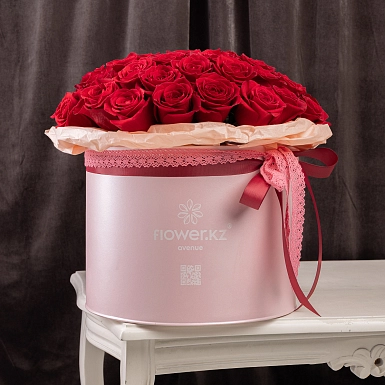 Коробка из 55 красных Голландских роз - фото 1