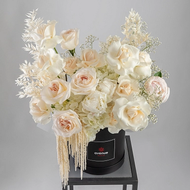 Композиция с пионовидными розами "Белый бархат" - фото 5