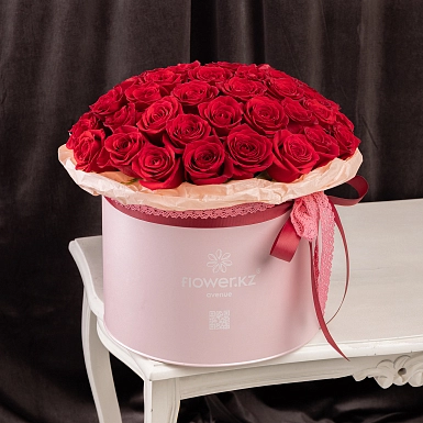 Коробка из 55 красных Голландских роз - фото 3