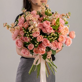 Букет из пионовидных спрей роз "История любви"