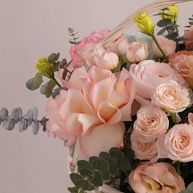 Композиция в корзине "Нежность Лепестков" - фото 5