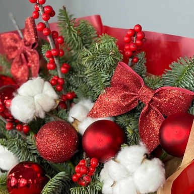 Новогодний букет "Зимний рубин" - фото 3