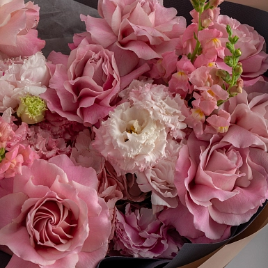 Букет из пионов и роз “Нектар нежности” - фото 5