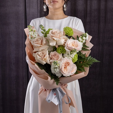 Букет из пионовидных роз "Знак любви" - фото 1