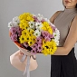 Букет из разноцветных кустовых хризантем S - фото 4
