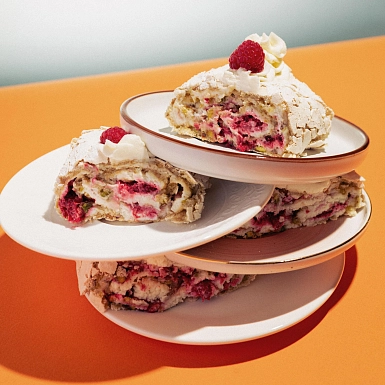 Рулет "Фисташковый с малиной" - фото 4