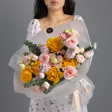 Букет из роз и маттиолы "Яркая пора" - фото 2