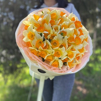 Букет из 51 нарцисса "Солнышко" - фото 1