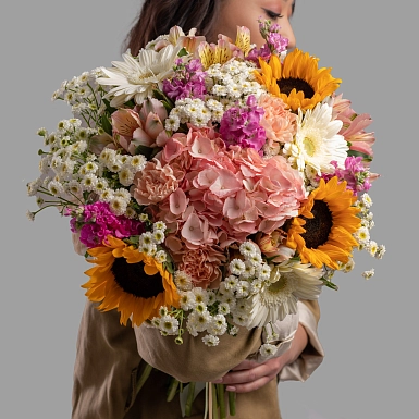 Букет из гербер и подсолнуха "Вивьен" - фото 3