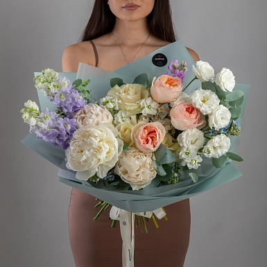 Букет с дельфиниумом "Романтическое свидание" - фото 2