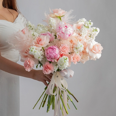 Букет с пионами и маттиолой "Чудное мгновенье" - фото 3