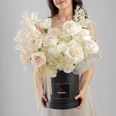 Композиция с пионовидными розами "Белый бархат" - фото 1