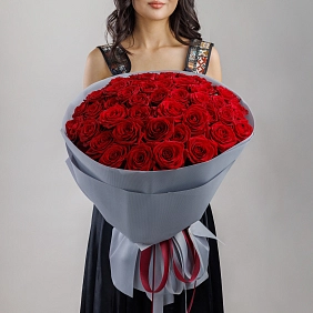 Букет из красных роз 70 см "Тянь-Шань"