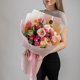 Букет из пионовидных роз “Оберег от грусти”