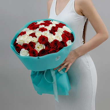 Букет из 51 красно-белой розы 50 см "Тянь-Шань" - фото 3