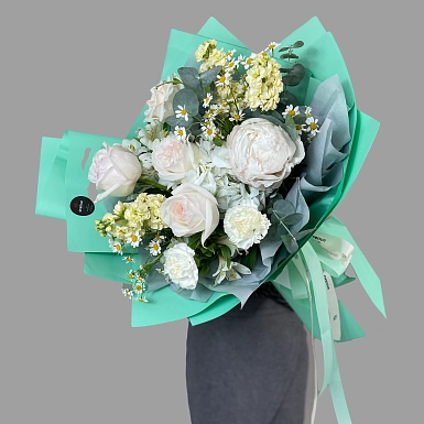 Букет из пионов и гортензии "Жемчуг" фото