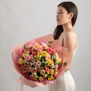 Букет из кустовых пионовидных роз “Bombastic” - фото 3